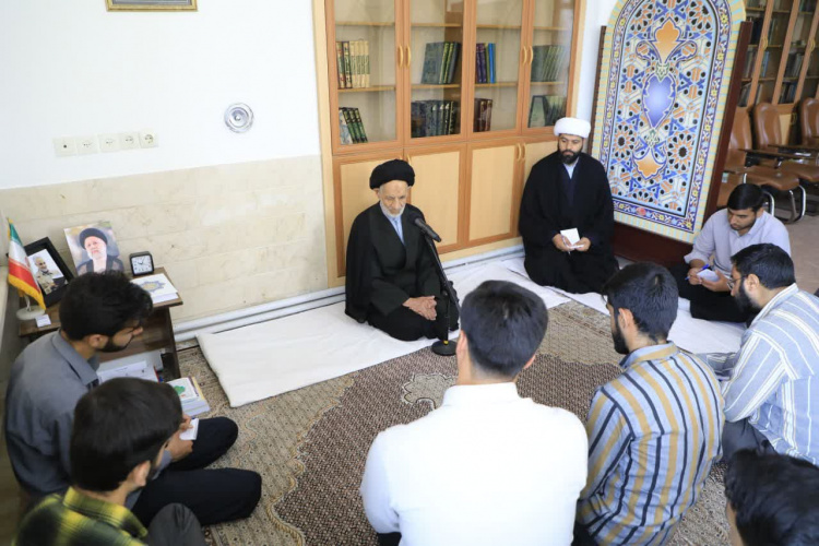 دیدار اعضای انجمن اسلامی دانشجویان مستقل دانشگاه بیرجند با نماینده ولی‌فقیه در استان خراسان جنوبی