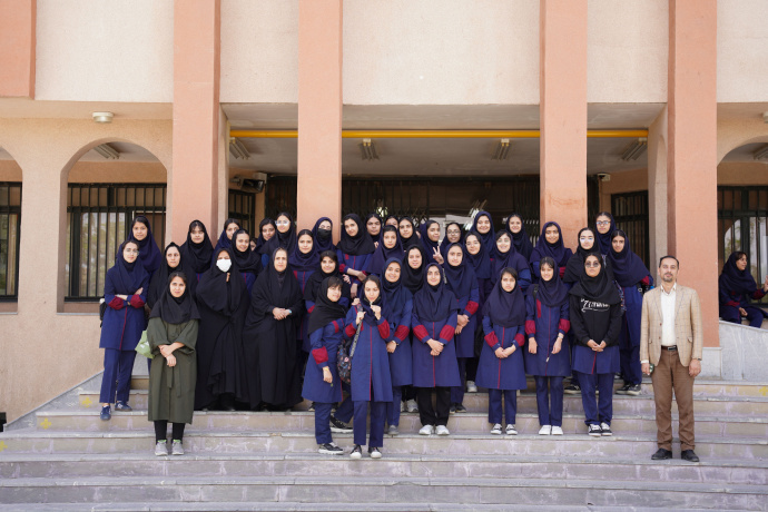 بازدید دانش‌آموزان دبیرستان علامه حلی از دانشکده هنر