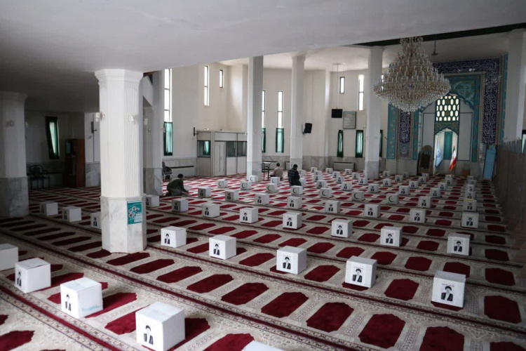 اهدای بسته‌های معیشتی در شهرستان سربیشه