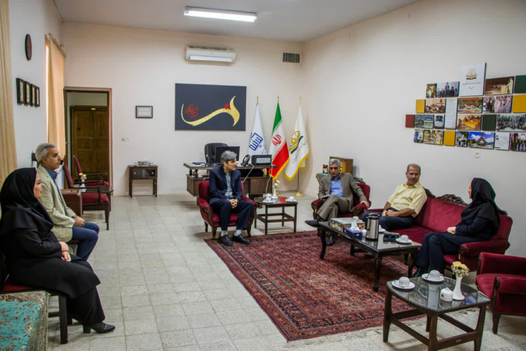 ۵۰۰ نمونه فسیل کمیاب به دانشگاه بیرجند اهدا شد