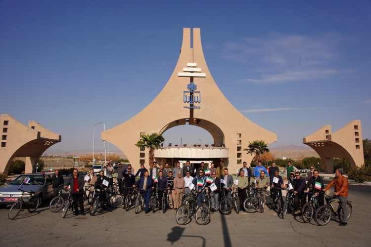 همایش دوچرخهسواری در دانشگاه بیرجند با مشارکت گسترده دانشجویان و دانشگاهیان